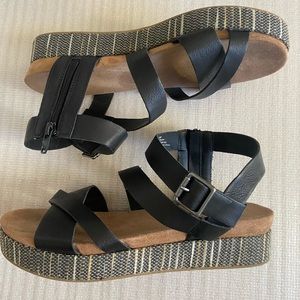 Platform sandals